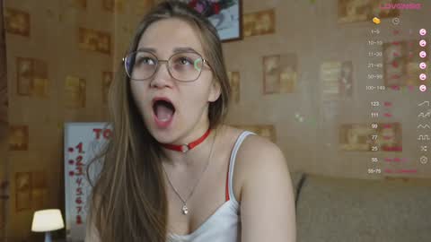 Snapshot of emmatiny chatting on 5, 2, 2025 Mia online show from 5, 2, 2025