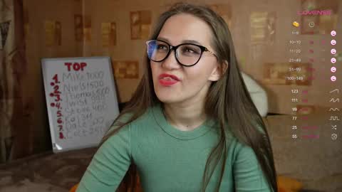 Snapshot of emmatiny chatting on 8, 3, 2025 Mia online show from 8, 3, 2025