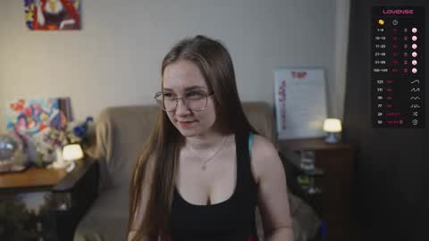 Snapshot of emmatiny chatting on 4, 10, 2025 Mia online show from 4, 10, 2025