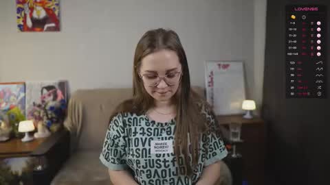 Snapshot of emmatiny chatting on 25, 10, 2025 Mia online show from 25, 10, 2025