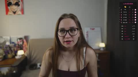 Snapshot of emmatiny chatting on 11, 11, 2025 Mia online show from 11, 11, 2025