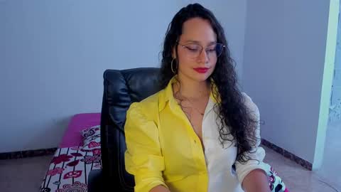 Emma Torres online show from 28, 2, 2025