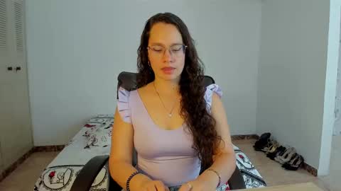 Emma Torres online show from 8, 3, 2025