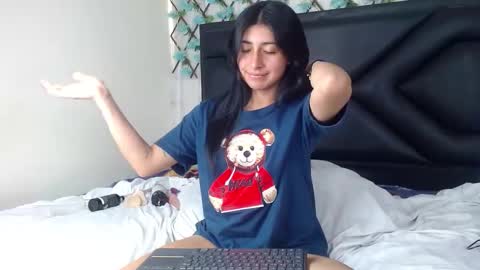 Snapshot of emmawillliams chatting on 29, 11, 2025 Emma online show from 29, 11, 2025