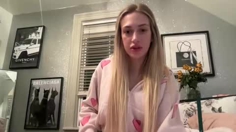 Snapshot of emmbellaxo chatting on 22, 3, 2026 emmbella online show from 22, 3, 2026