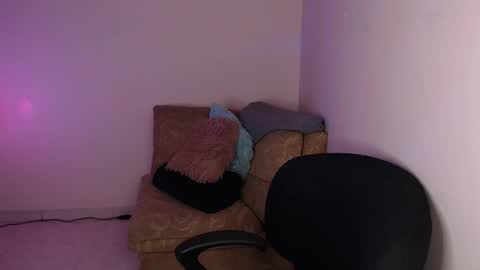 Snapshot of emmi_0 chatting on 10, 2, 2026 Emily Independent model online show from 10, 2, 2026