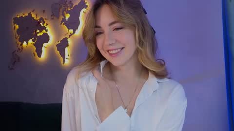 Snapshot of emmi_rosee chatting on 1, 2, 2025 Miss Emmi online show from 1, 2, 2025