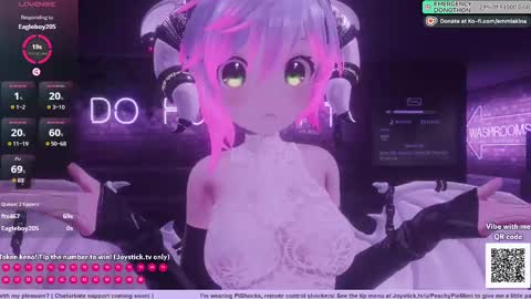 Snapshot of emmiakina chatting on 1, 2, 2025 Emmi Akina online show from 1, 2, 2025