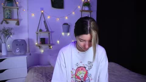 emmie_everly online show from 11, 10, 2025