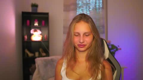 Emmie online show from 9, 10, 2025