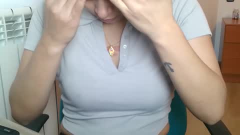 Snapshot of emmie_xxx chatting on 16, 10, 2025 emmie online show from 16, 10, 2025