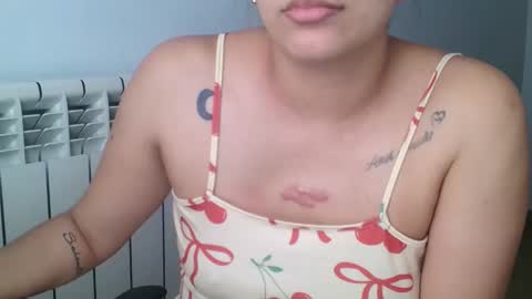 Snapshot of emmie_xxx chatting on 19, 10, 2025 emmie online show from 19, 10, 2025