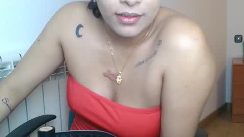 Snapshot of emmie_xxx chatting on 11, 11, 2025 emmie online show from 11, 11, 2025