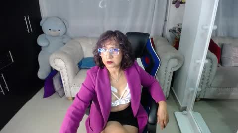 Snapshot of emmilychevalier chatting on 11, 2, 2025 Emmily online show from 11, 2, 2025