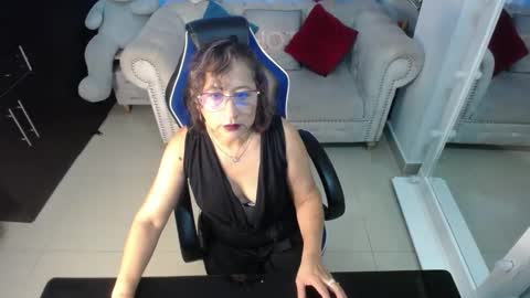 Snapshot of emmilychevalier chatting on 6, 3, 2025 Emmily online show from 6, 3, 2025