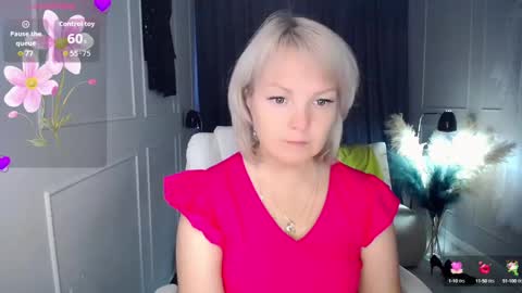 Snapshot of emmmam chatting on 8, 10, 2025 emmmam online show from 8, 10, 2025