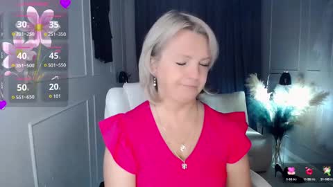 Snapshot of emmmam chatting on 8, 10, 2025 emmmam online show from 8, 10, 2025