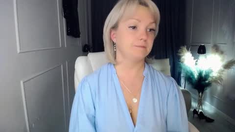 Snapshot of emmmam chatting on 11, 10, 2025 emmmam online show from 11, 10, 2025