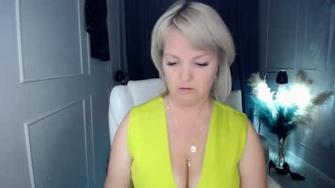 Snapshot of emmmam chatting on 18, 10, 2025 emmmam online show from 18, 10, 2025