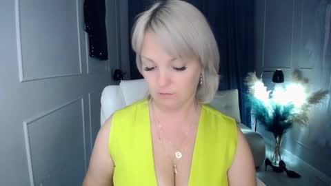 Snapshot of emmmam chatting on 19, 10, 2025 emmmam online show from 19, 10, 2025