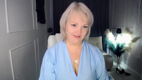 Snapshot of emmmam chatting on 23, 10, 2025 emmmam online show from 23, 10, 2025