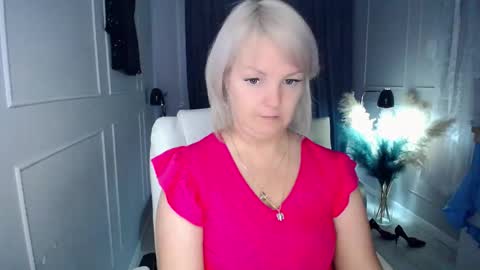 Snapshot of emmmam chatting on 30, 10, 2025 emmmam online show from 30, 10, 2025