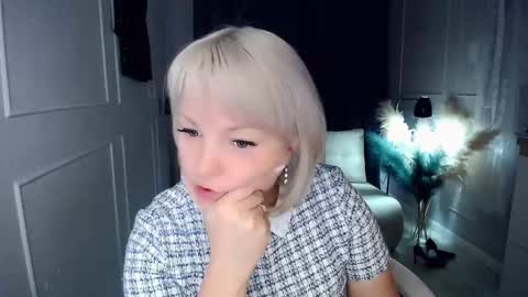 Snapshot of emmmam chatting on 6, 11, 2025 emmmam online show from 6, 11, 2025