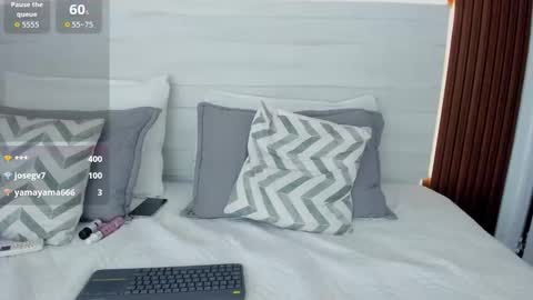 Snapshot of emmy_meadows chatting on 31, 10, 2025 Emmy online show from 31, 10, 2025