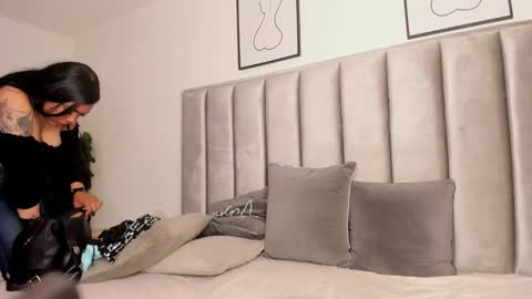 Emily  Laila  online show from 14, 12, 2024