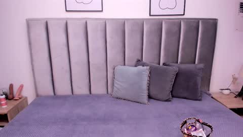 Emily  Laila  online show from 6, 10, 2025