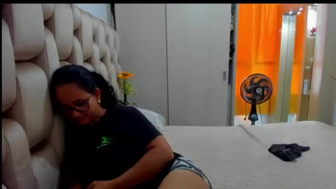 Snapshot of emperatriztapia chatting on 15, 12, 2024 emperatriztapia online show from 15, 12, 2024