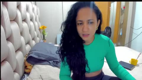 Snapshot of emperatriztapia chatting on 12, 1, 2025 emperatriztapia online show from 12, 1, 2025