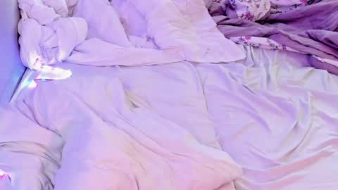 Snapshot of emy_kamy chatting on 2, 3, 2025 Emy online show from 2, 3, 2025