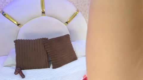 Snapshot of emy_rosse25 chatting on 5, 11, 2025 Emy online show from 5, 11, 2025