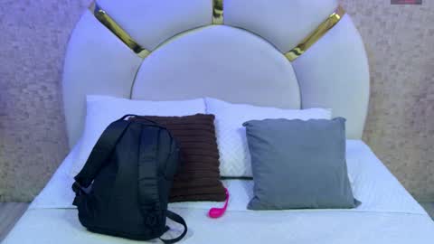 Snapshot of emy_rosse25 chatting on 14, 11, 2025 Emy online show from 14, 11, 2025