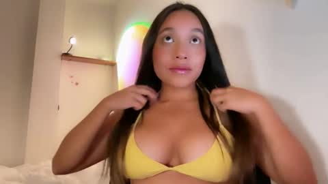 Snapshot of emycutie chatting on 21, 10, 2025 emily cutie online show from 21, 10, 2025