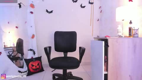 EMYLY  online show from 30, 10, 2025