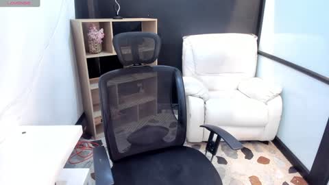 Snapshot of emysilver chatting on 4, 2, 2025 Emy Silver online show from 4, 2, 2025