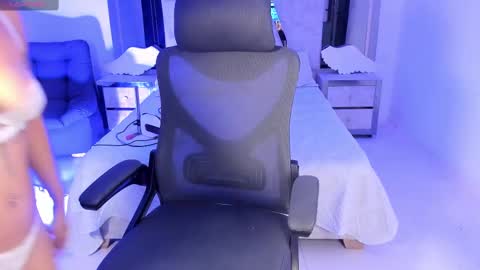 Snapshot of emysilver chatting on 9, 2, 2025 Emy Silver online show from 9, 2, 2025