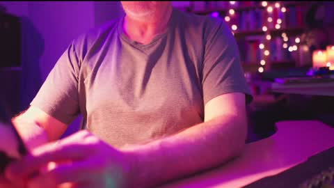 Snapshot of energybra chatting on 24, 12, 2024 uk online show from 24, 12, 2024