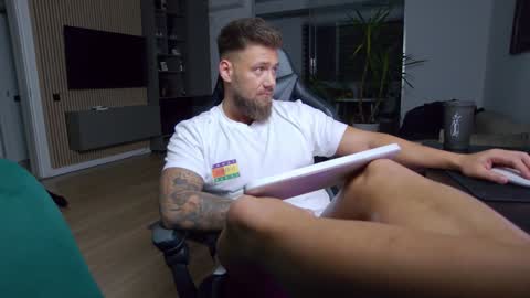 Erik online show from 8, 12, 2024