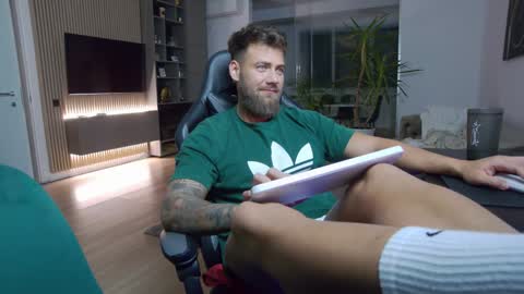 Erik online show from 21, 12, 2024
