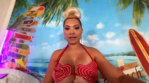 Mia visit  online show from 16, 9, 2025