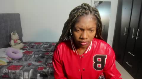 Snapshot of enyelsalas2 chatting on 2, 11, 2025 Angela online show from 2, 11, 2025