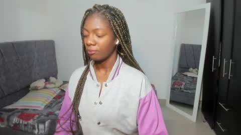 Snapshot of enyelsalas2 chatting on 21, 11, 2025 Angela online show from 21, 11, 2025