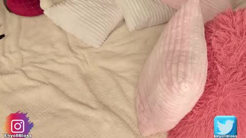 Call me Sweet online show from 2, 3, 2025