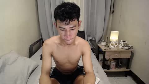 Snapshot of enzinoxx2024 chatting on 12, 10, 2025 enzo online show from 12, 10, 2025