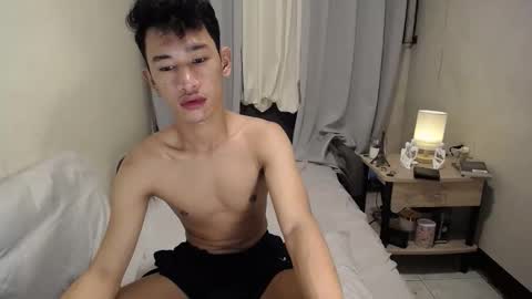 Snapshot of enzinoxx2024 chatting on 17, 10, 2025 enzo online show from 17, 10, 2025