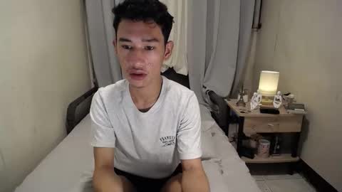 Snapshot of enzinoxx2024 chatting on 22, 10, 2025 enzo online show from 22, 10, 2025