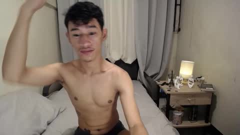 Snapshot of enzinoxx2024 chatting on 26, 10, 2025 enzo online show from 26, 10, 2025